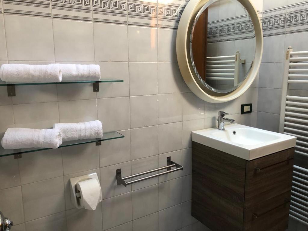 Holiday Confort La Volta Brescia Ngoại thất bức ảnh